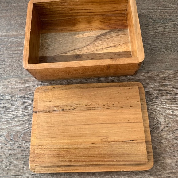 Wooden box - Picture 4 of 12